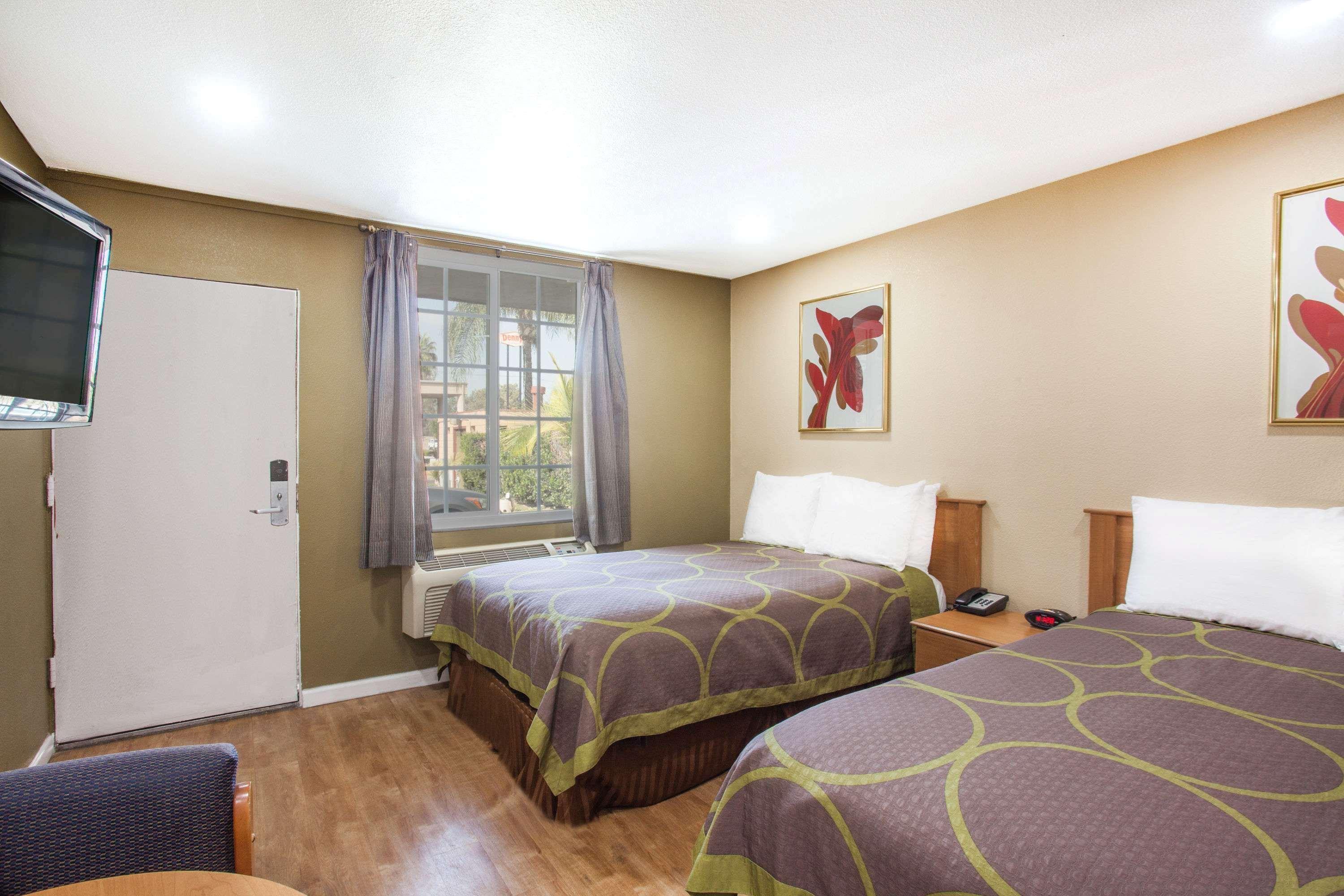 במוטל Super 8 By Wyndham Redlands/San Bernardino מראה חיצוני תמונה