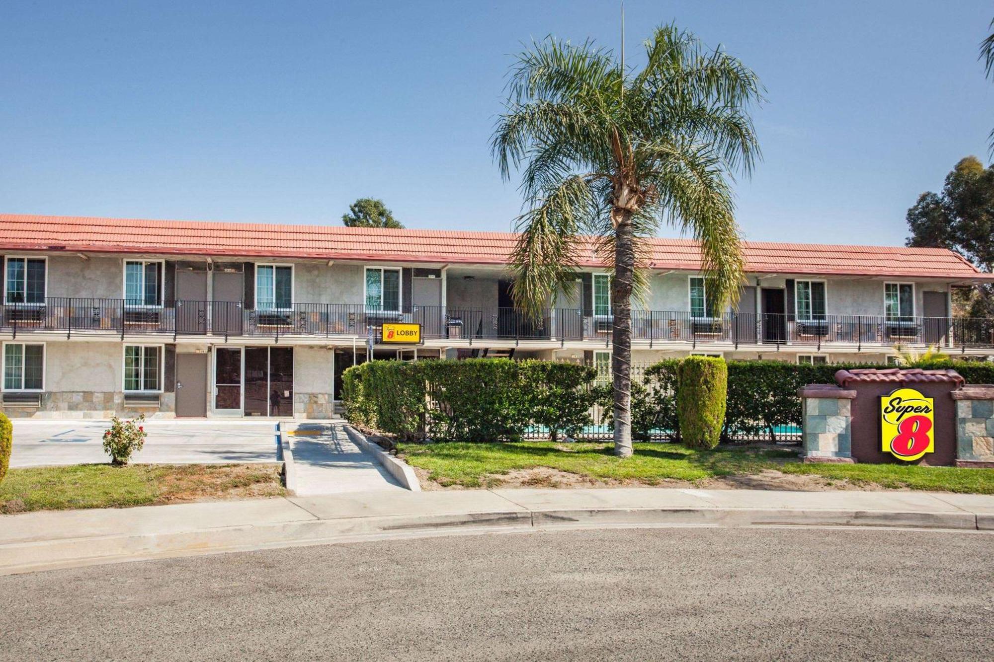 במוטל Super 8 By Wyndham Redlands/San Bernardino מראה חיצוני תמונה