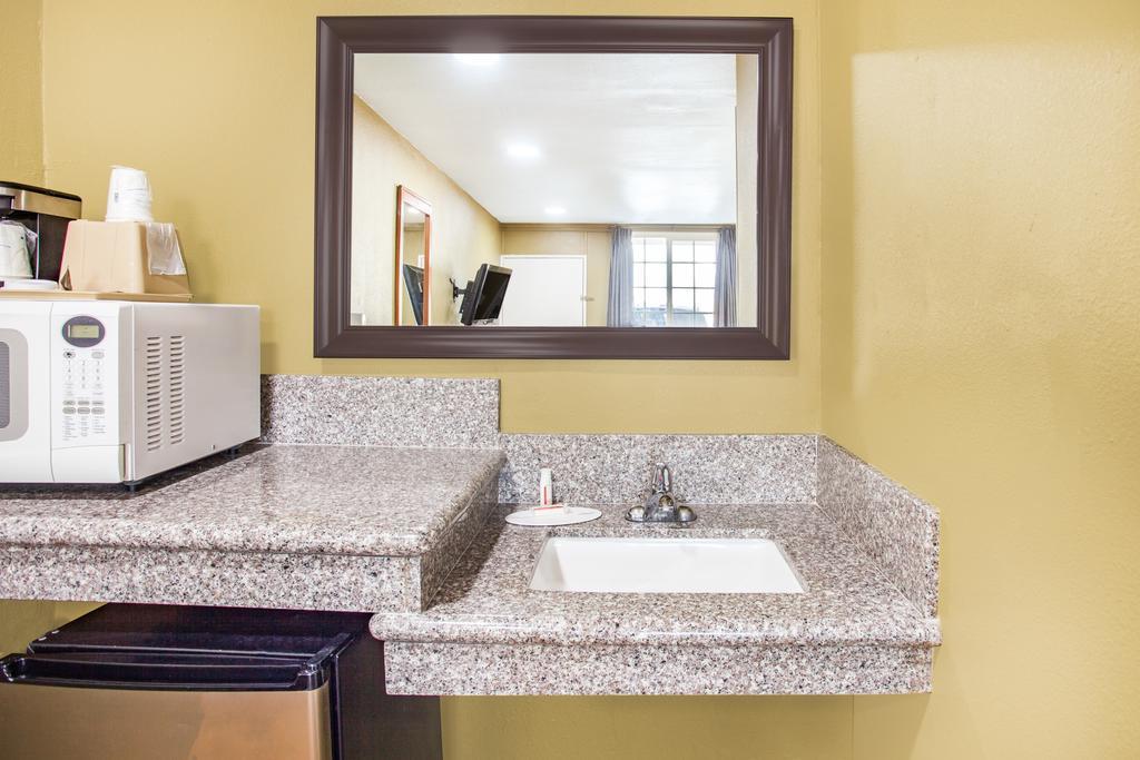 במוטל Super 8 By Wyndham Redlands/San Bernardino מראה חיצוני תמונה